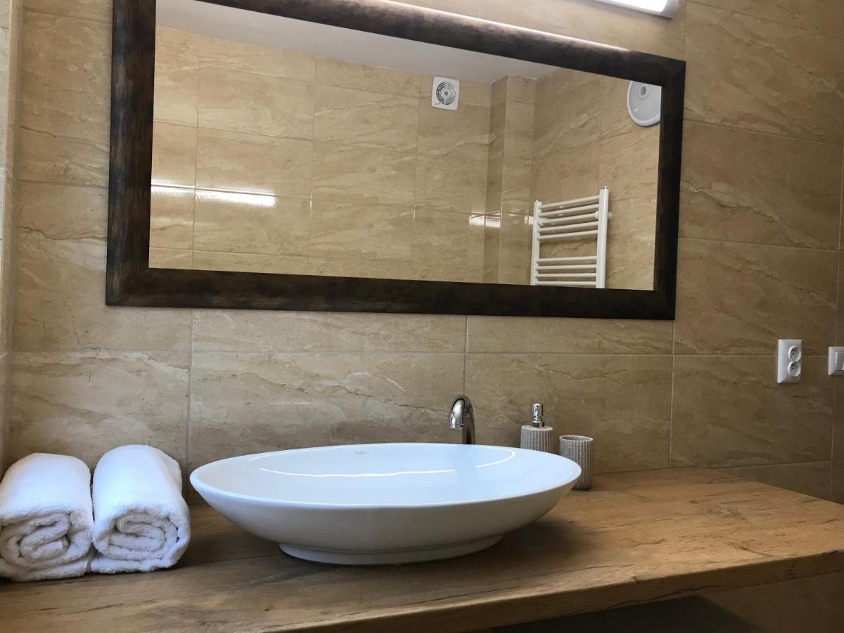Apartmanovy Dom Visnove Extérieur photo