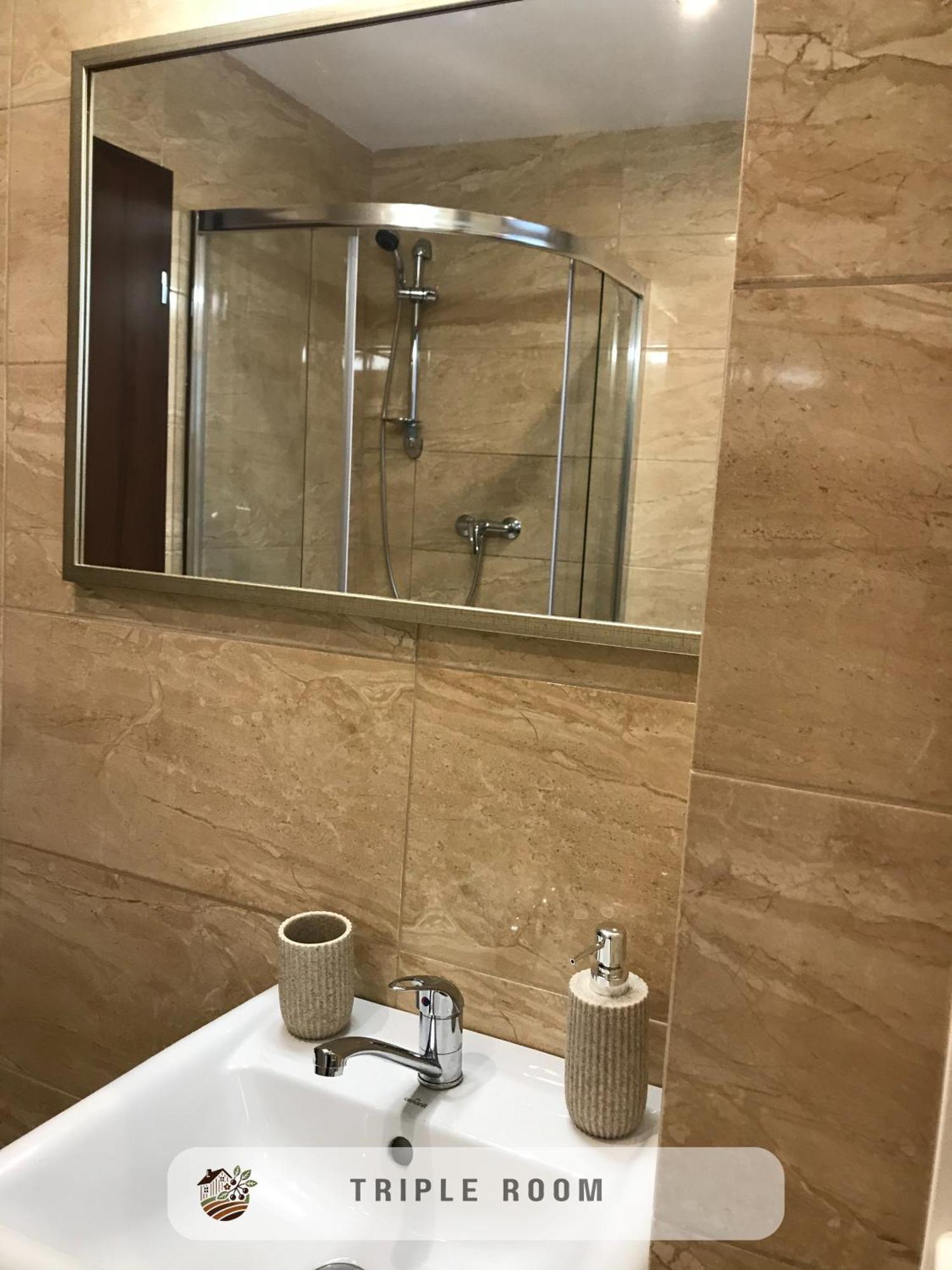 Apartmanovy Dom Visnove Extérieur photo